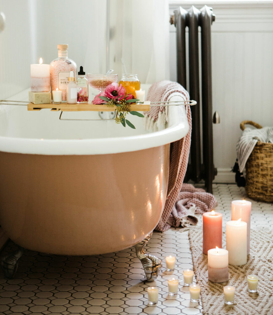 How Much Does a Clawfoot Tub Weigh? What You Need To Know