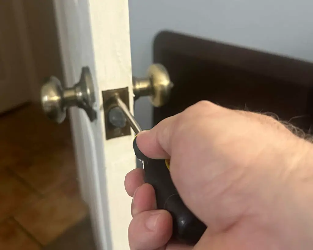 door-latch-adjustment