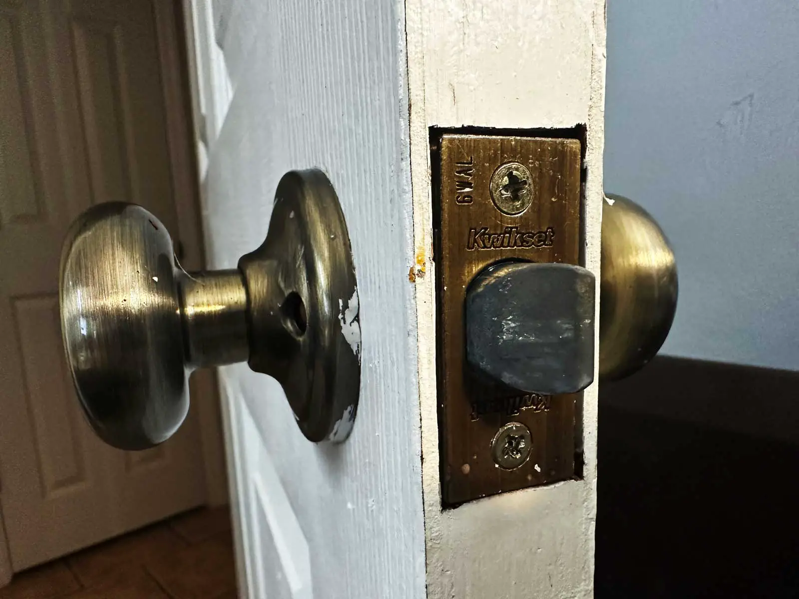 Expert Tips on Schlage Lever Handle Removal 