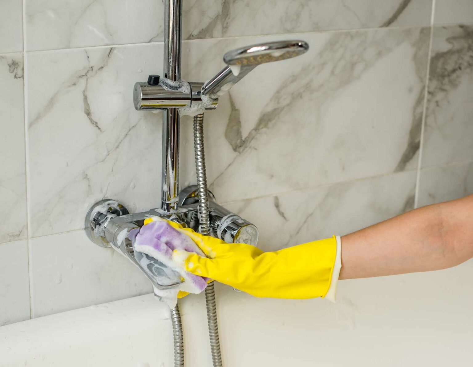 How to Easily Remove Mold from Tile Grout in 5 Simple Steps