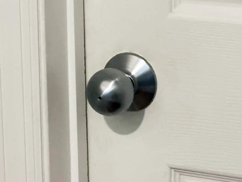 doorknob-latch