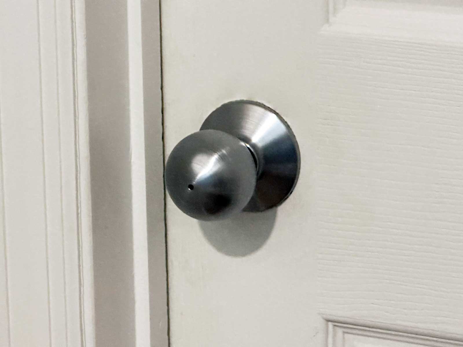 how-to-remove-a-stuck-door-handle-expert-tips-for-a-quick-solution