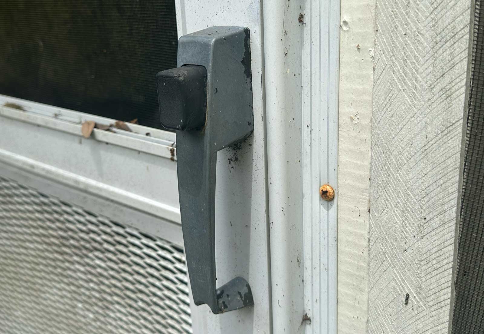 How To Fix Screen Door Handle